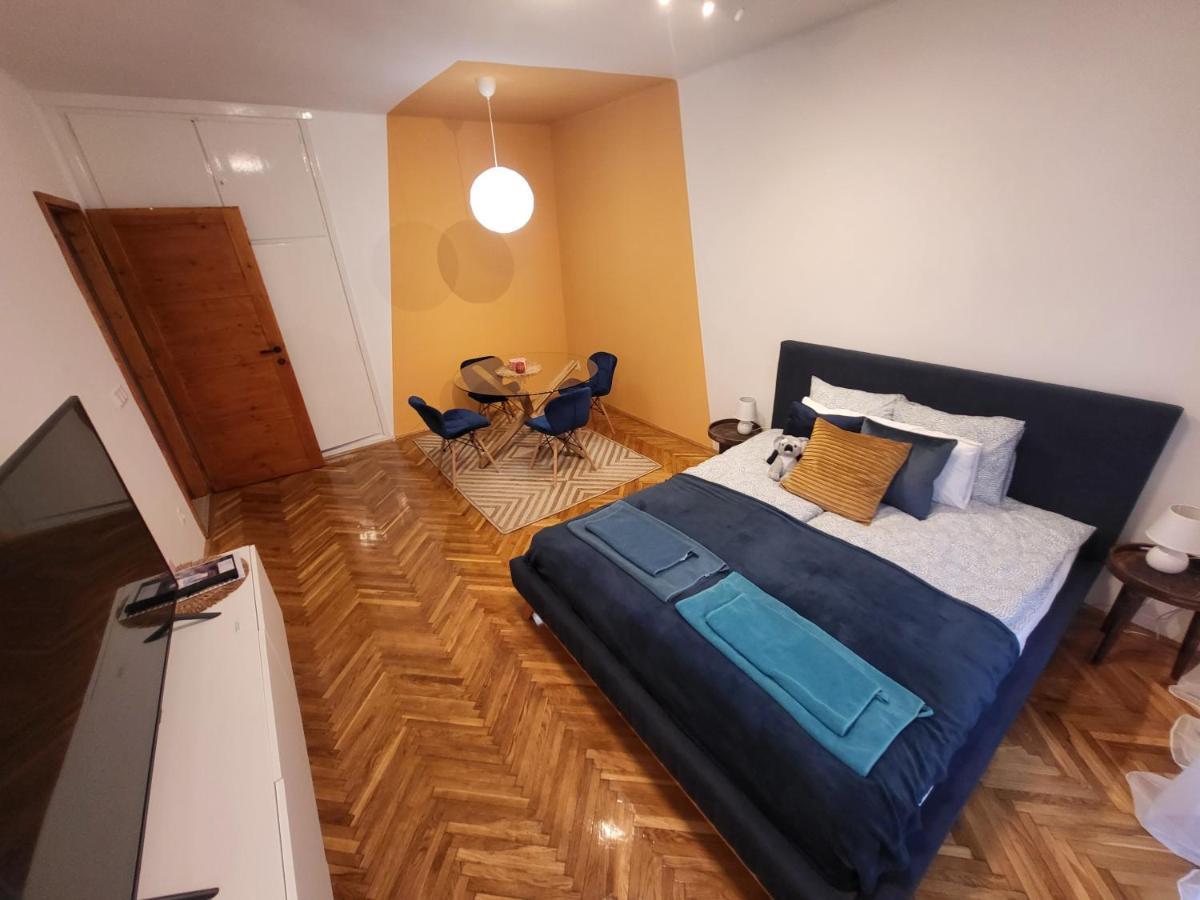 Koala Apartman Szekesfehervar Apartment ภายนอก รูปภาพ