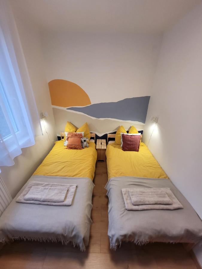 Koala Apartman Szekesfehervar Apartment ภายนอก รูปภาพ