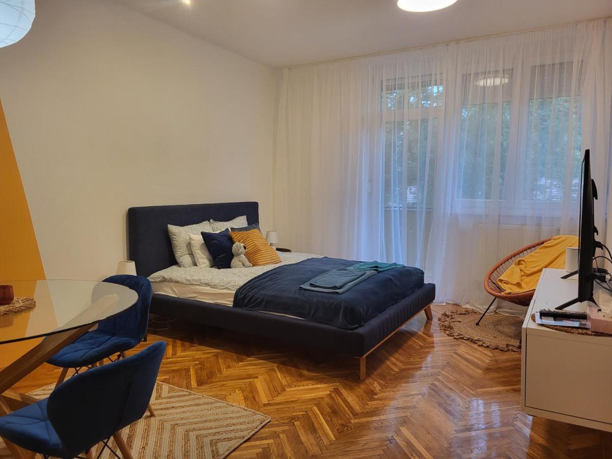 Koala Apartman Szekesfehervar Apartment ภายนอก รูปภาพ