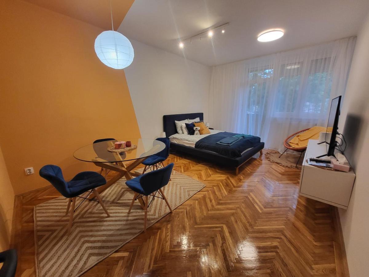 Koala Apartman Szekesfehervar Apartment ภายนอก รูปภาพ